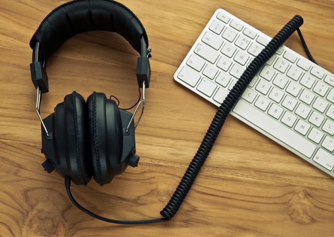 Ascoltare musica al lavoro rende più efficienti. Lo dice il neuromarketing!
